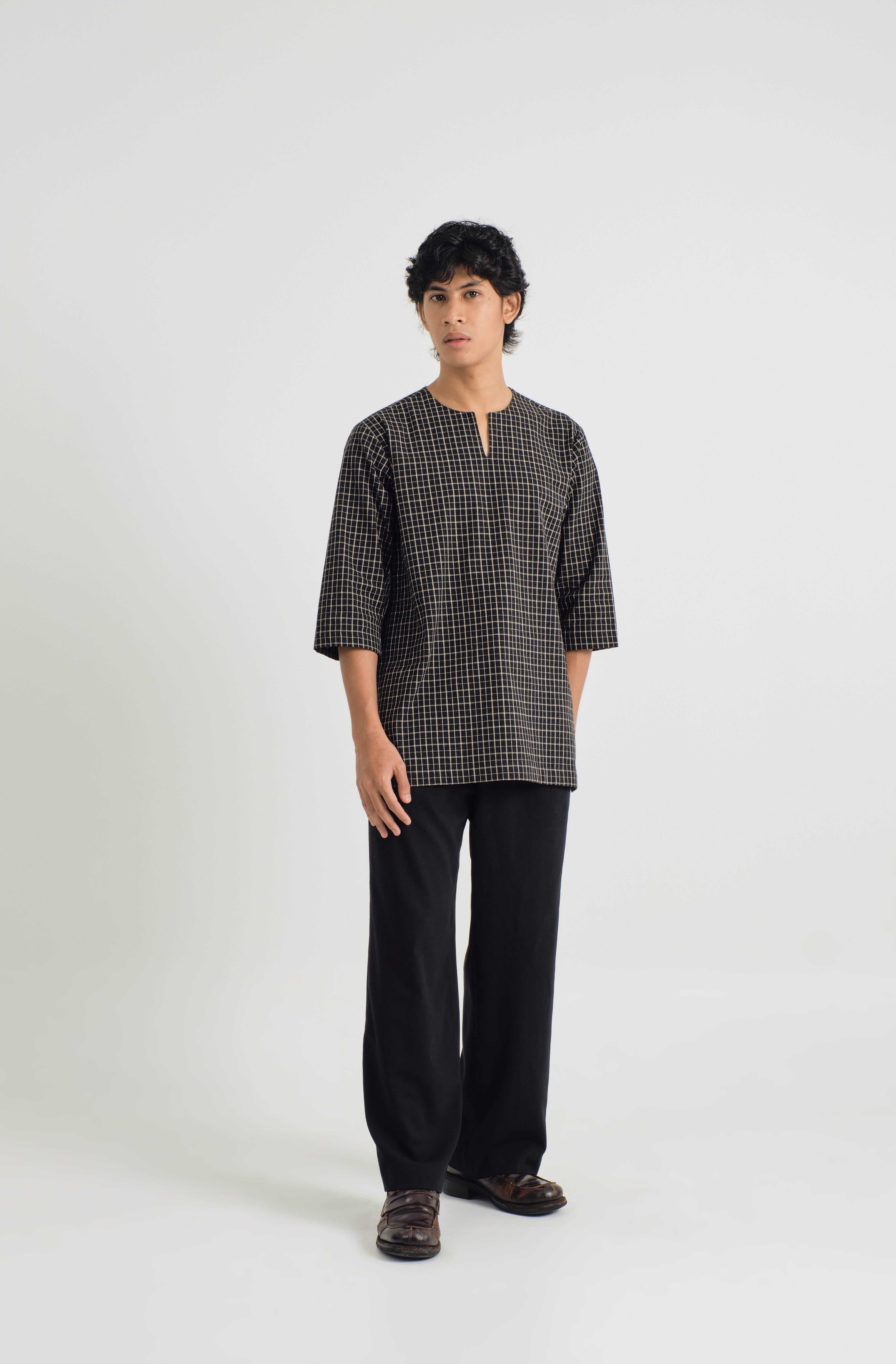 Mansoor Three Quarter Sleeve Top - Plaid Carbon Black