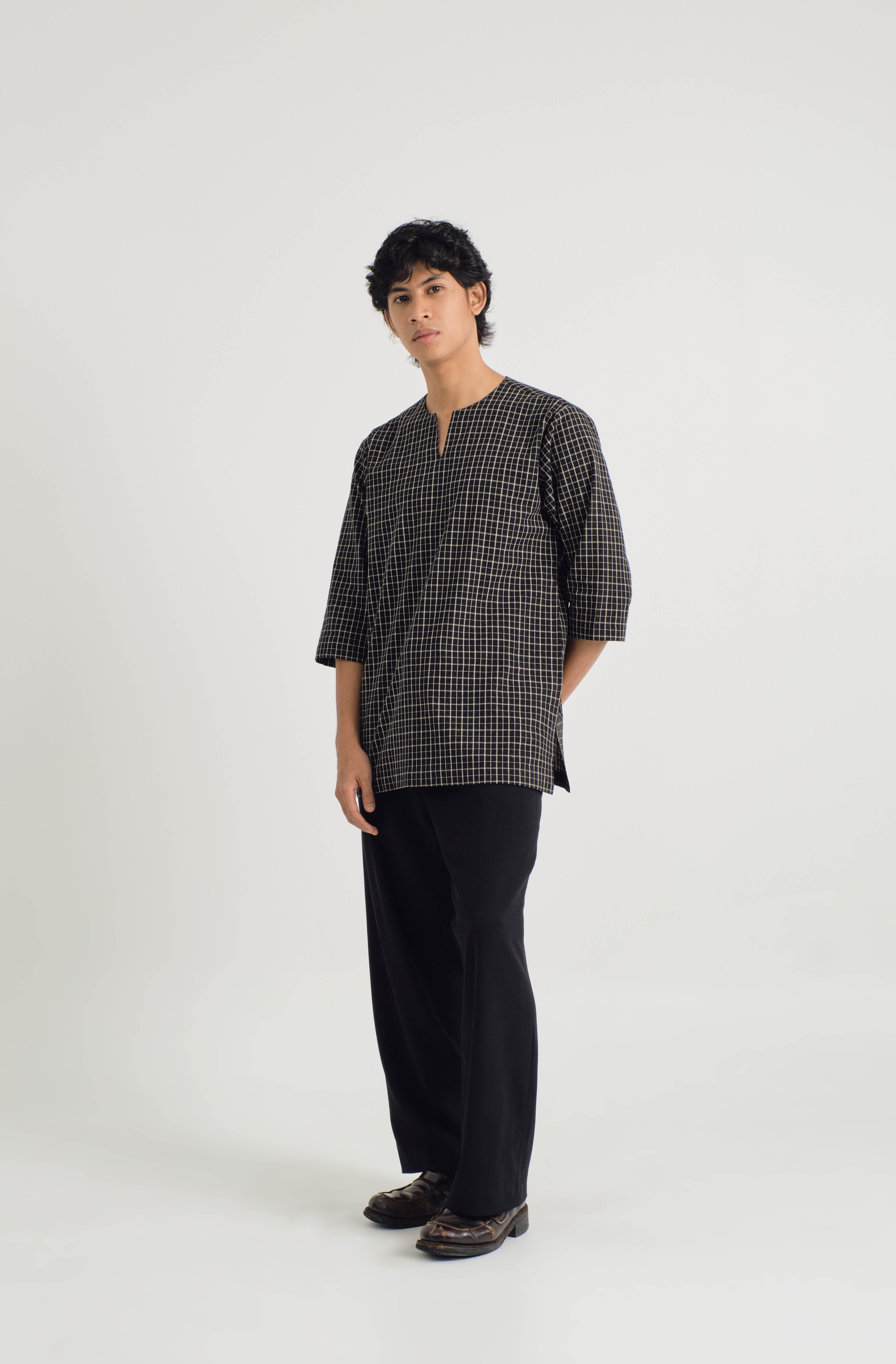 Mansoor Three Quarter Sleeve Top - Plaid Carbon Black