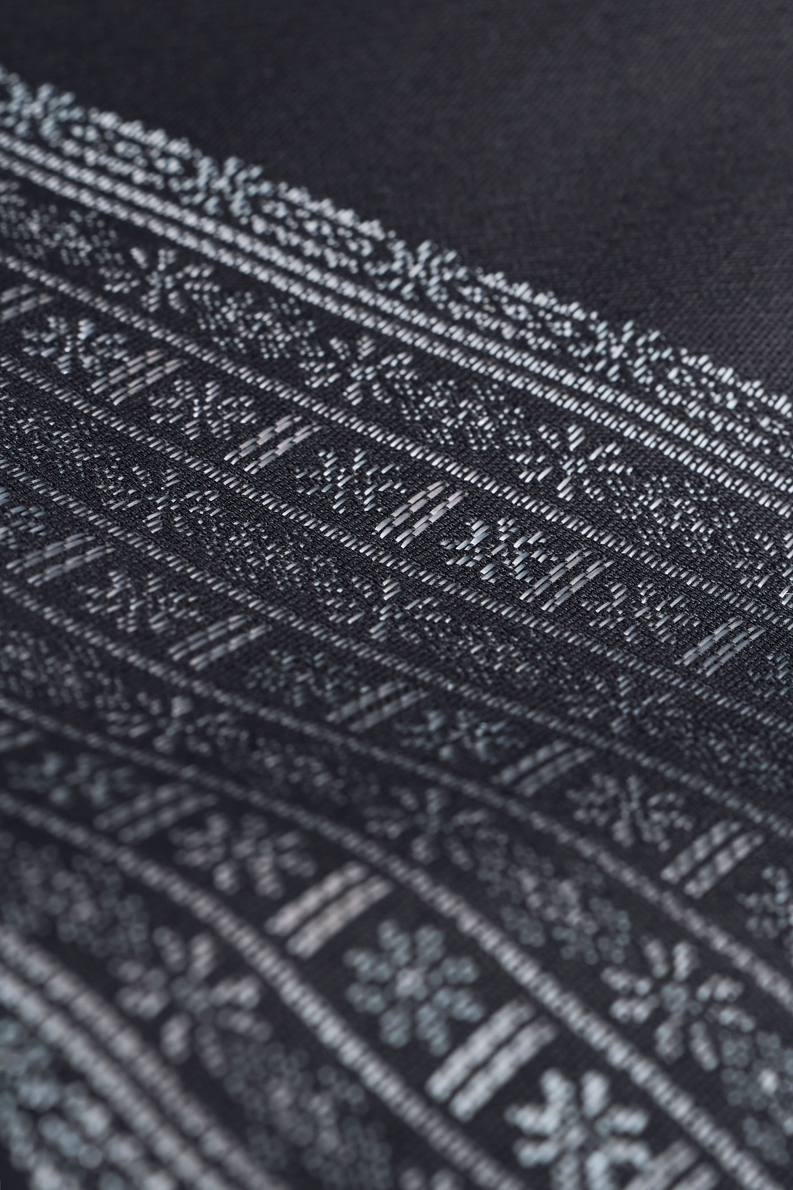 Samping Tebaran Bujur Kesuma - Black Silver