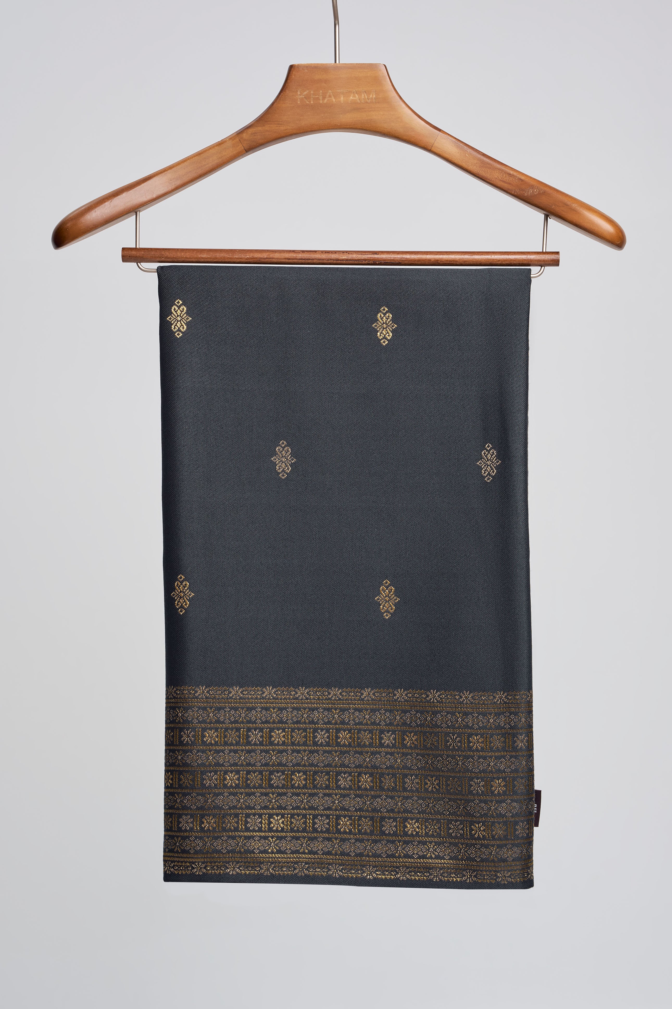 Samping Tebaran Bujur Kesuma - Gold Black