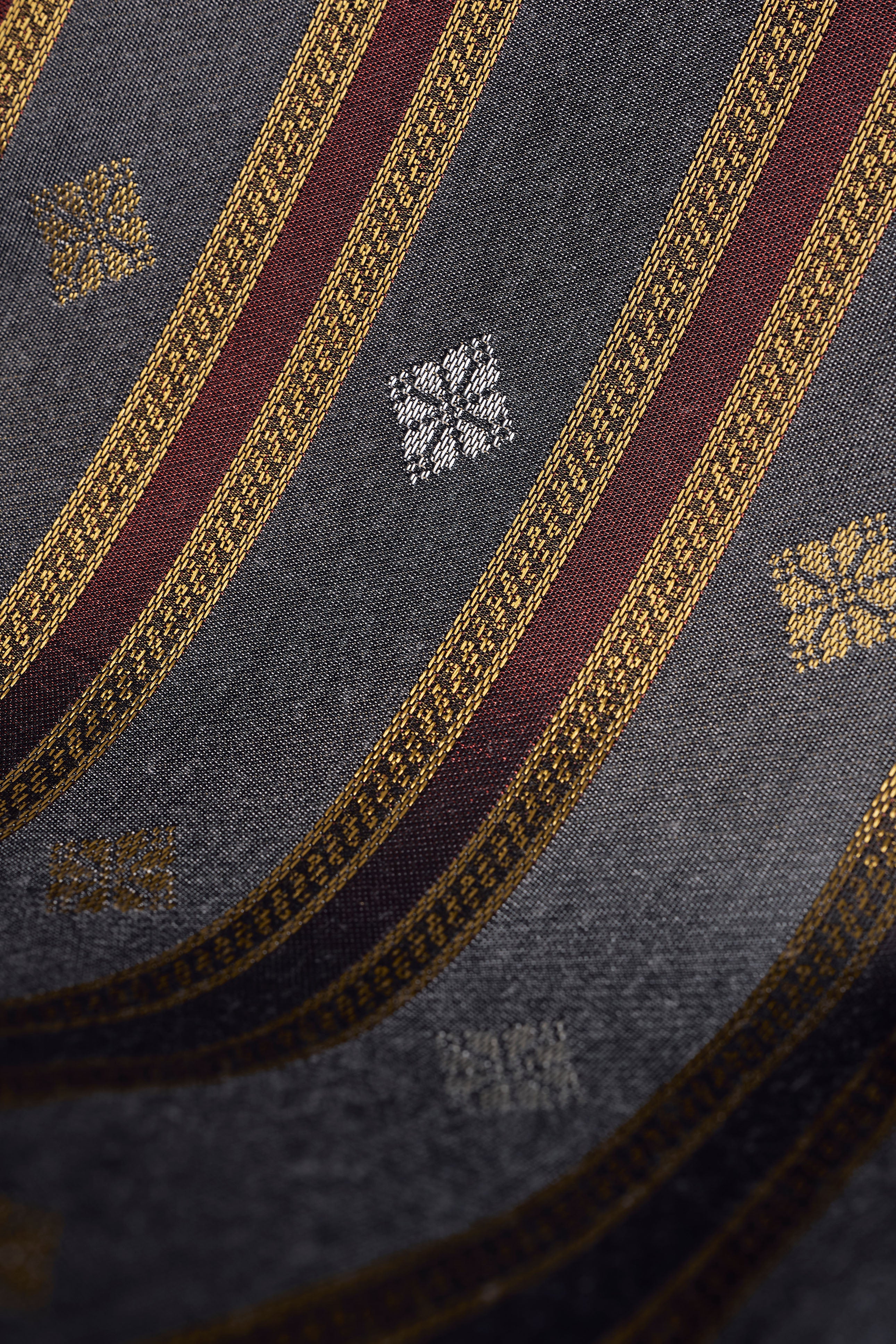 Samping Galur Kelopak - Kelabu Merah