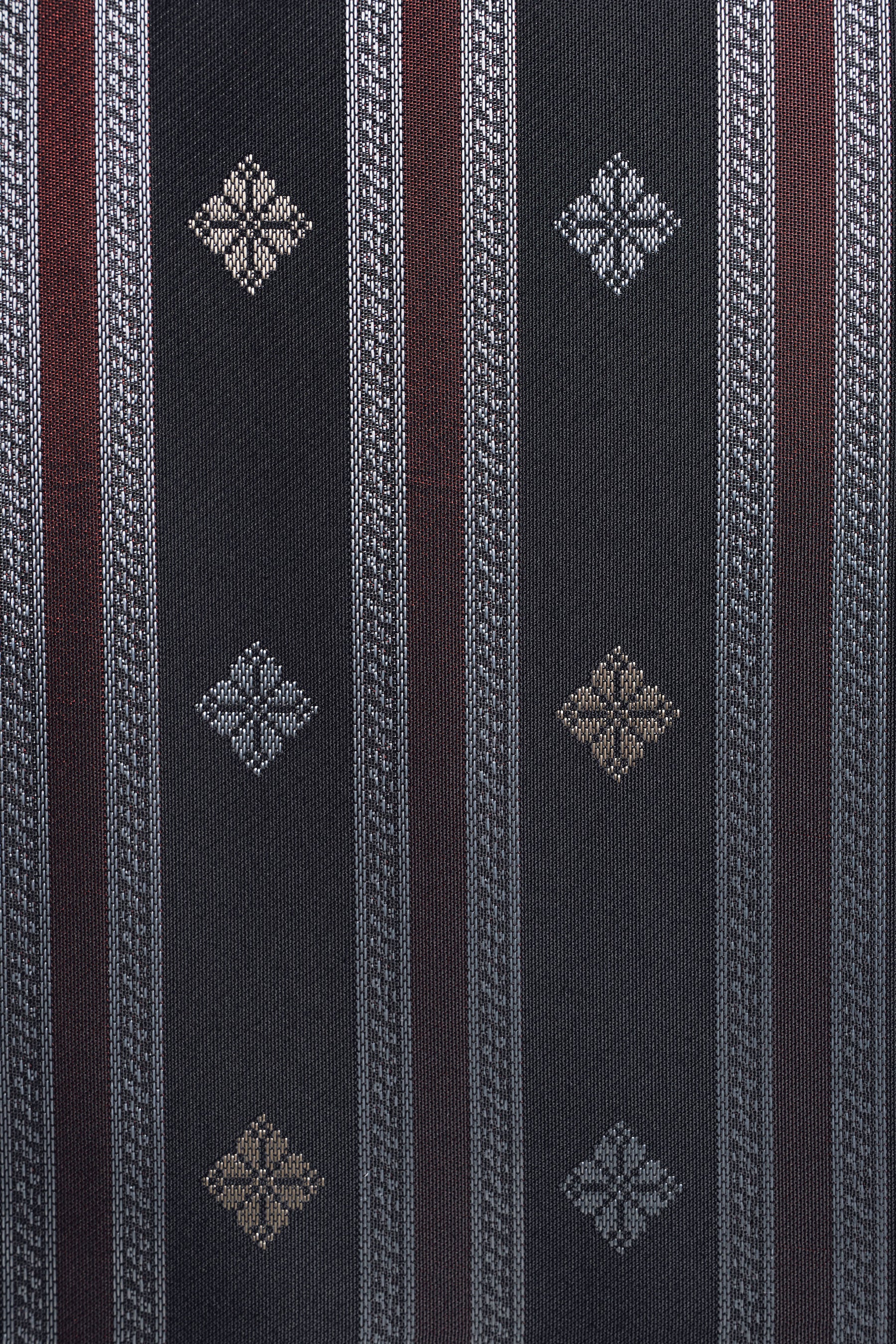 Samping Galur Kelopak - Hitam Merah