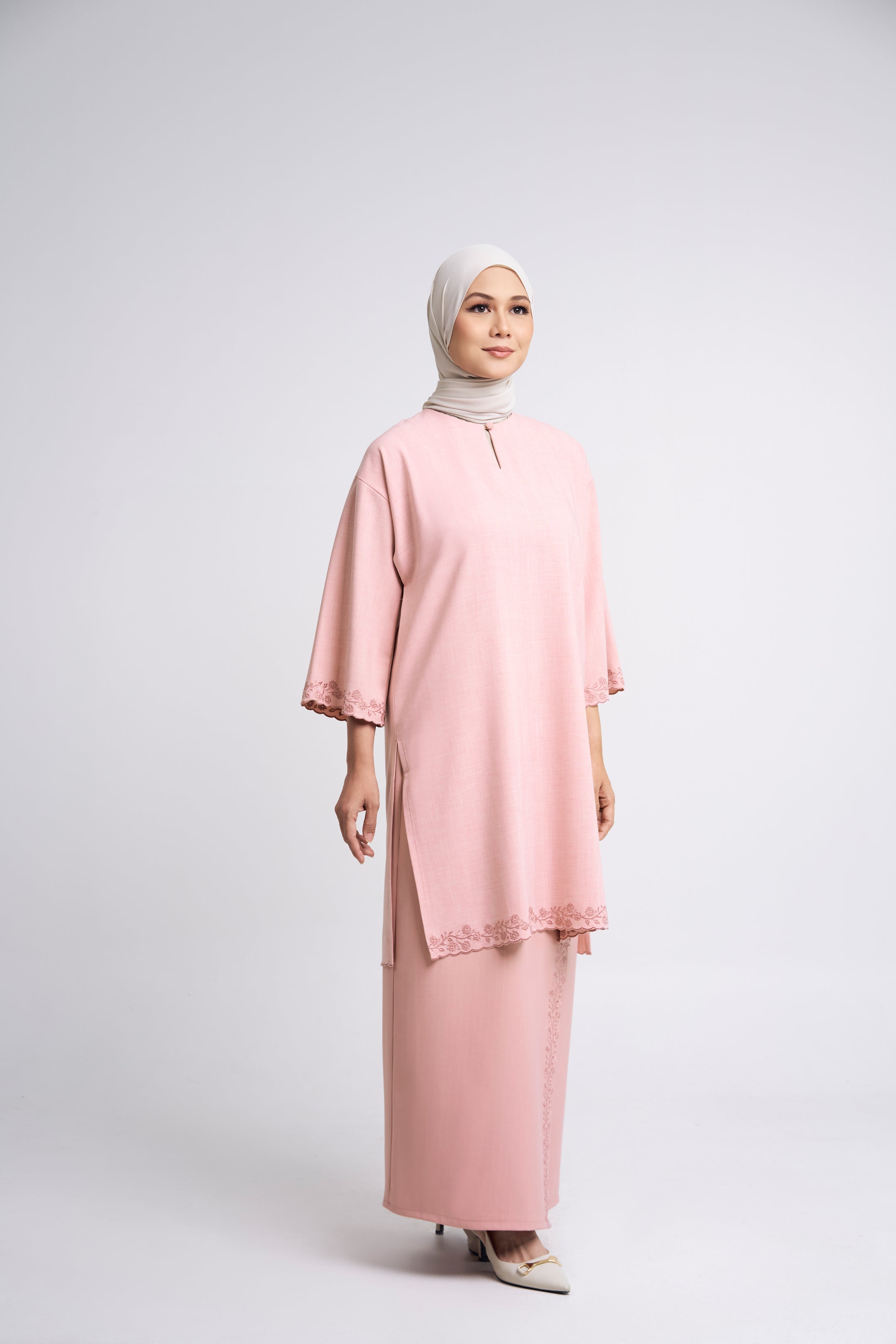 Setanjong Kurung Labuh - Pink