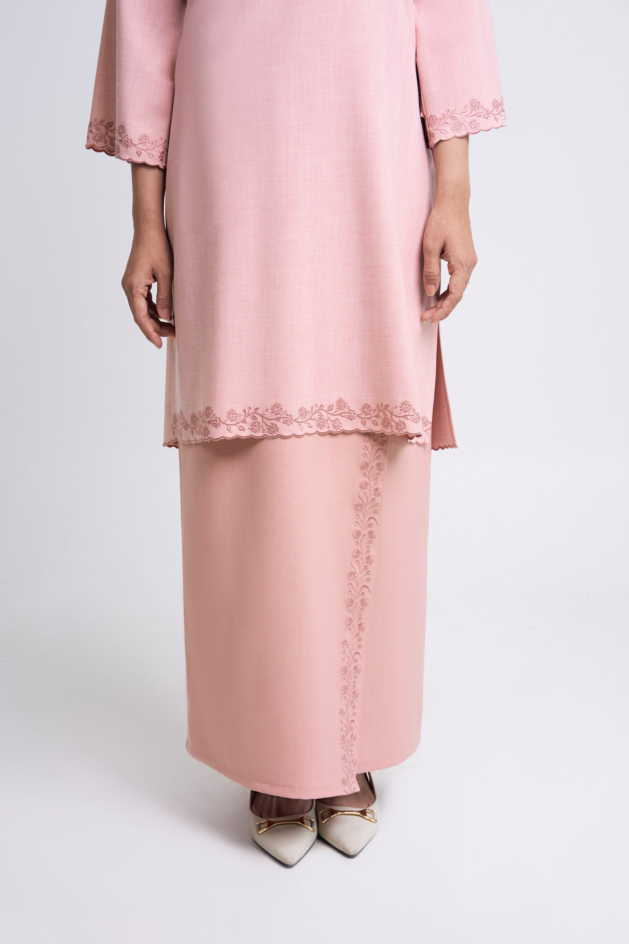 Setanjong Kurung Labuh - Pink