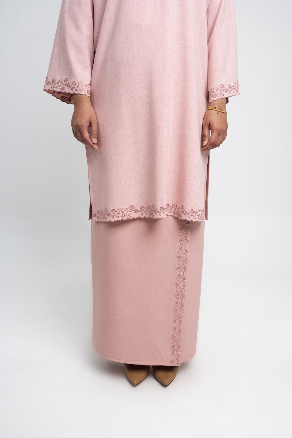Setanjong Kurung Labuh - Pink
