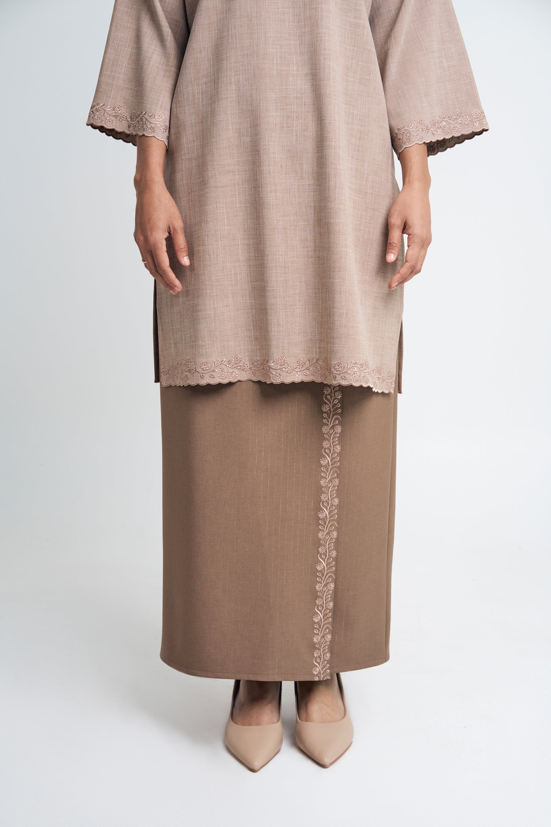 Setanjong Kurung Labuh  -  Brown