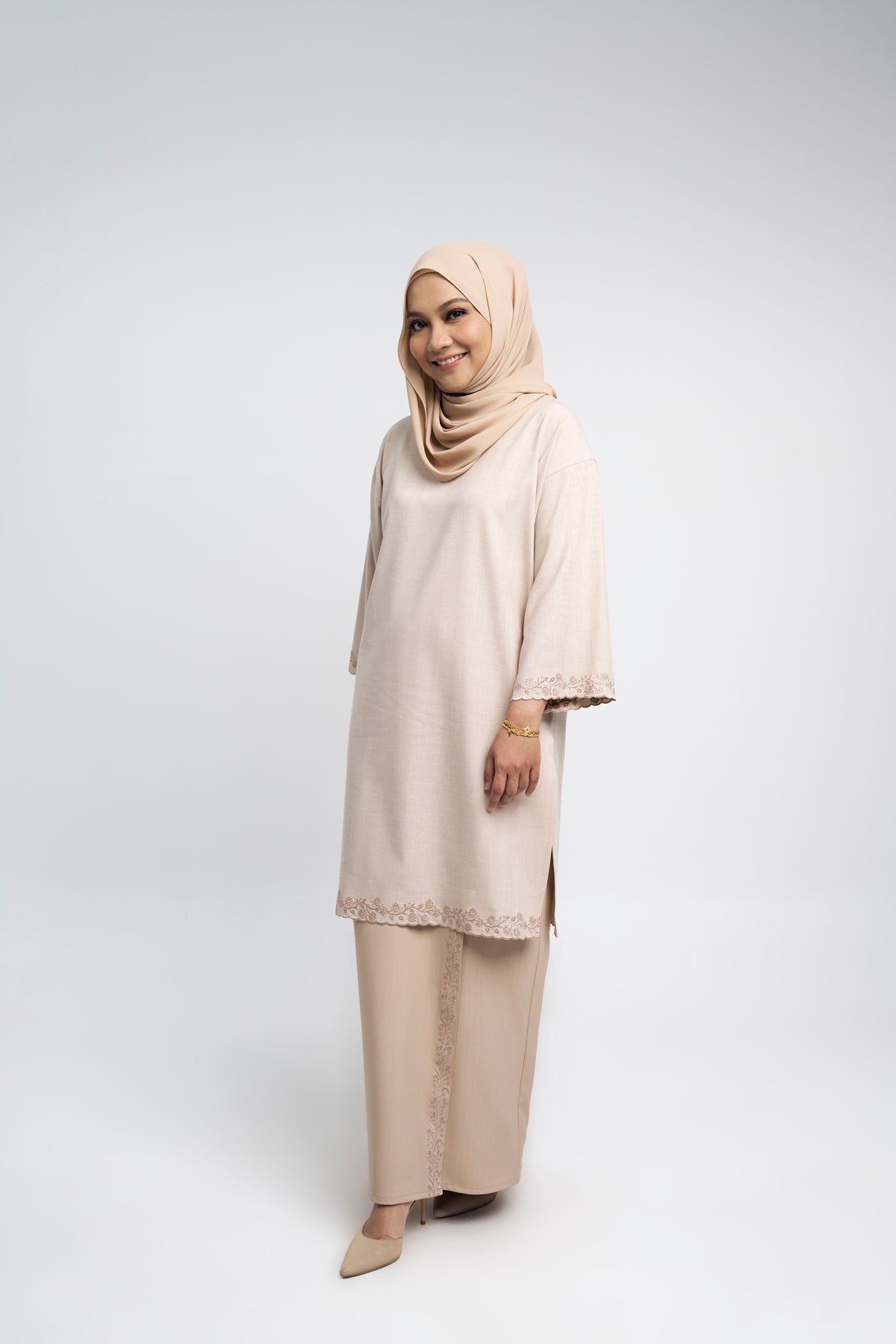 Setanjong Kurung Labuh  -  Beige