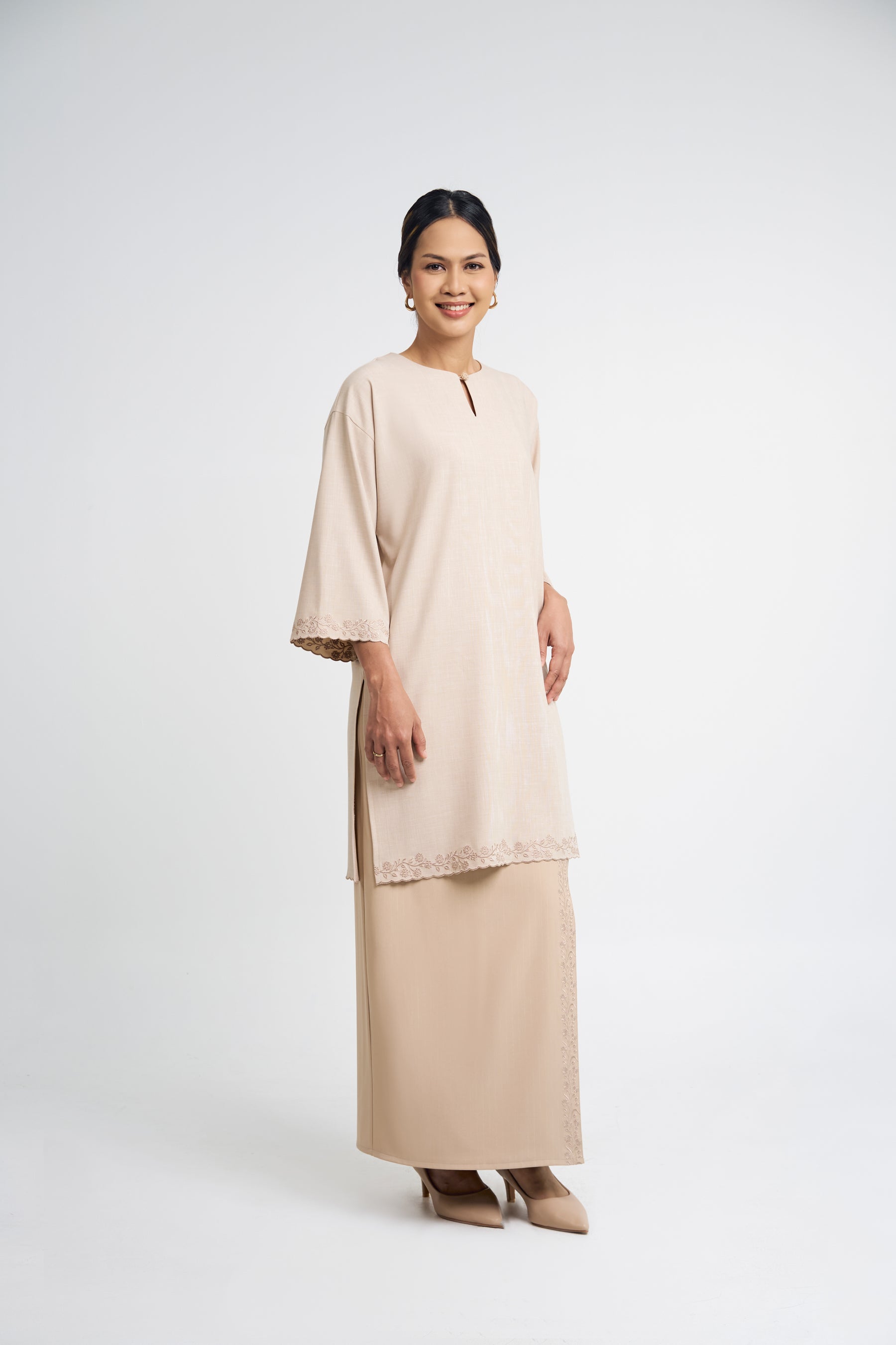 Setanjong Kurung Labuh  -  Beige