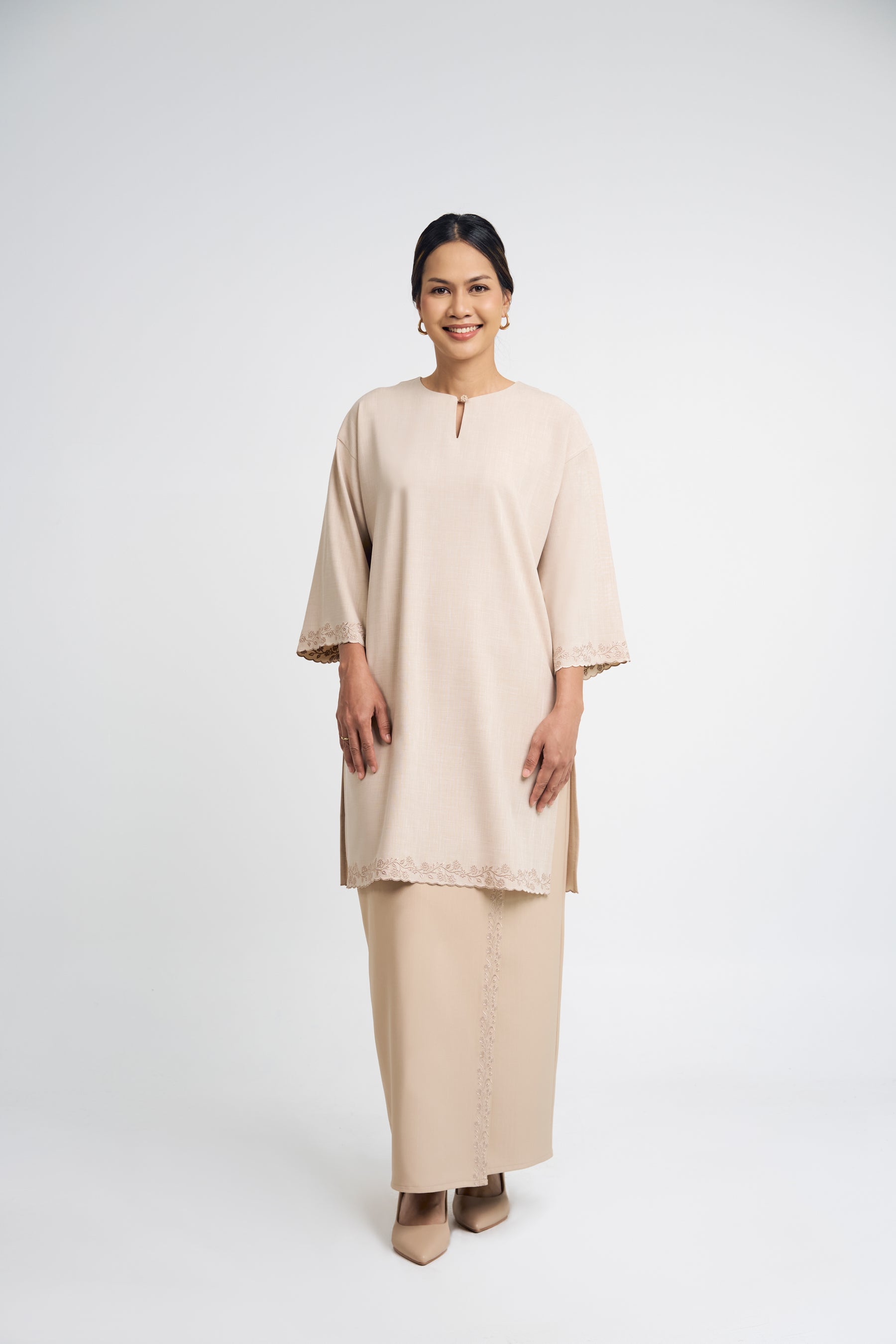 Setanjong Kurung Labuh  -  Beige