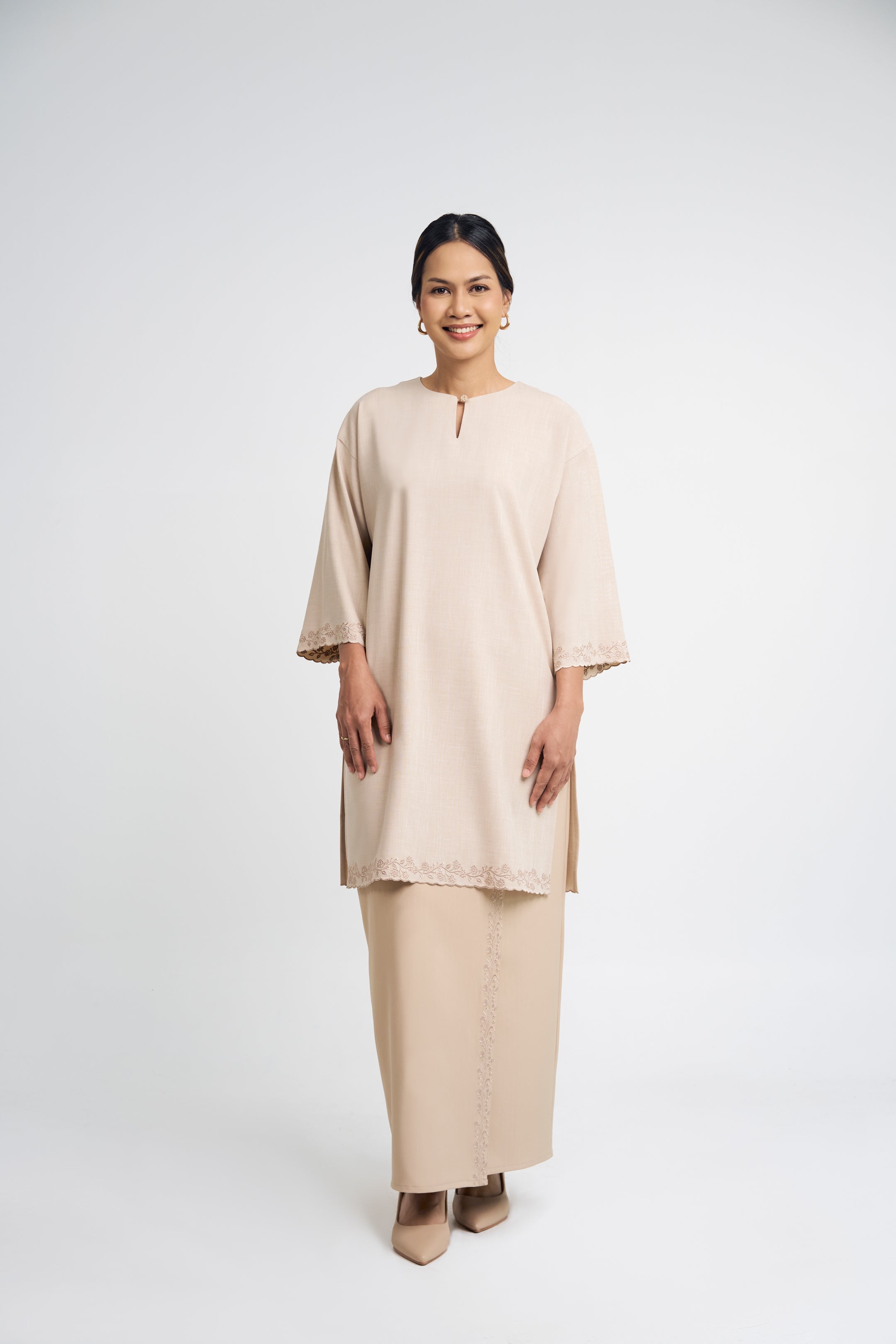 Setanjong Kurung Labuh  -  Beige