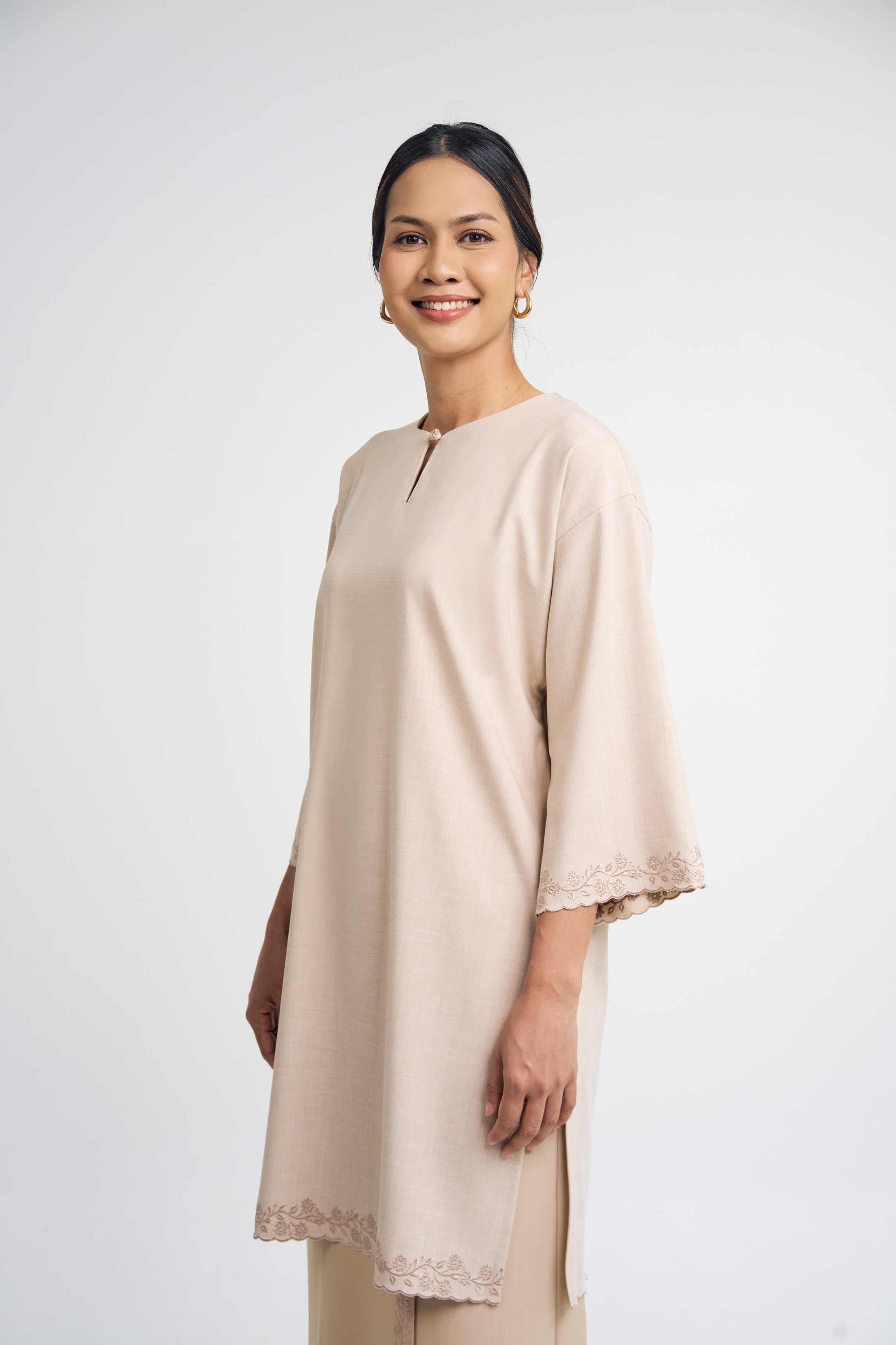 Setanjong Kurung Labuh  -  Beige