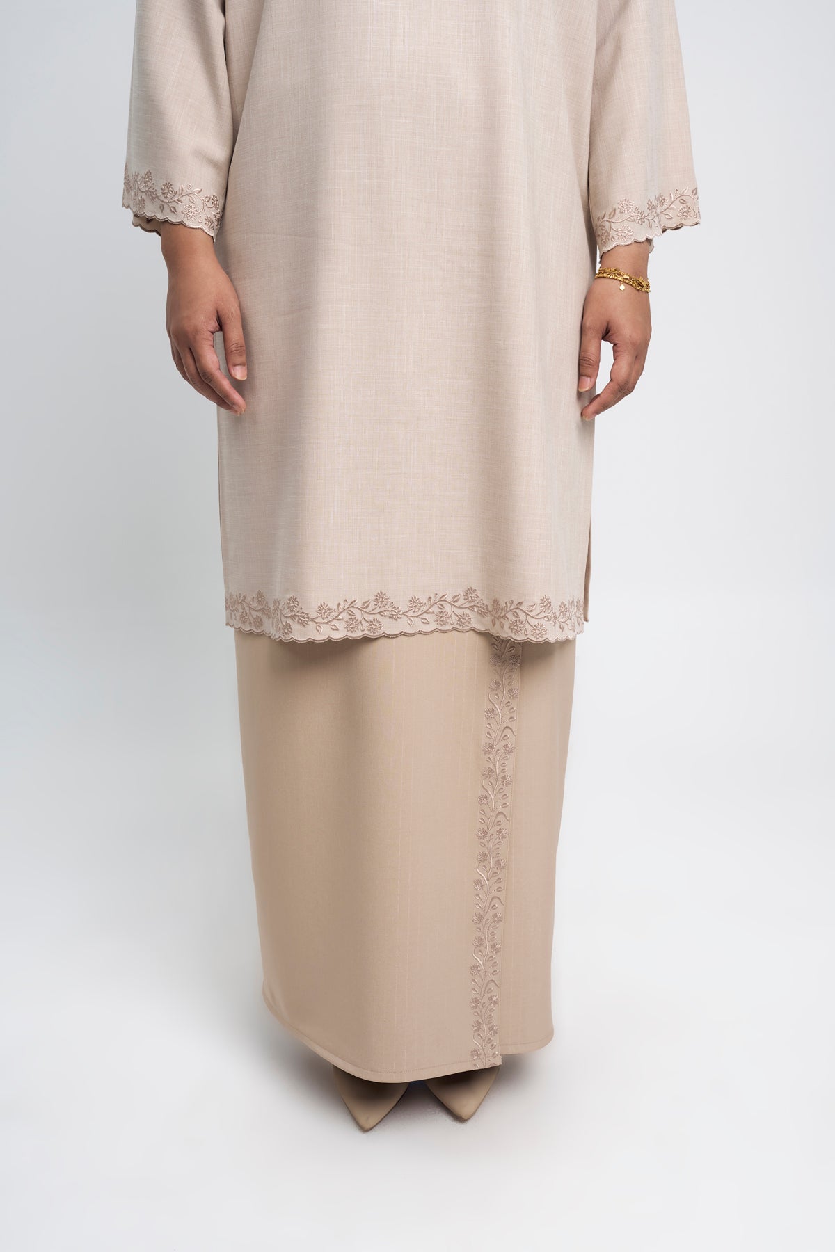 Setanjong Kurung Labuh  -  Beige