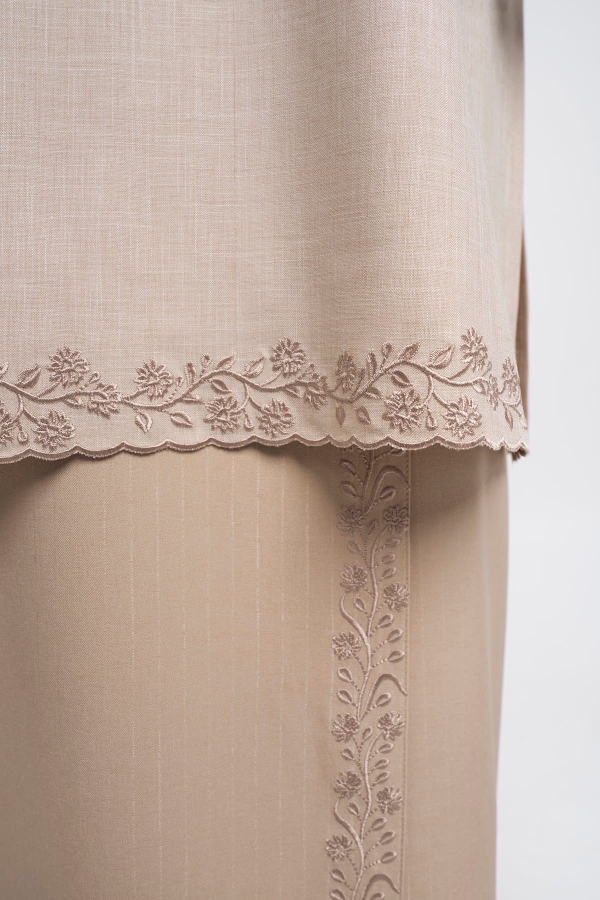 Setanjong Kurung Labuh  -  Beige