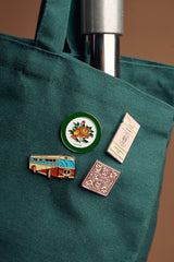 Bingkisan Enamel Pin